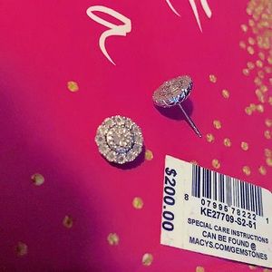 Diamond Earnings ONE BACKING IS BROKEN